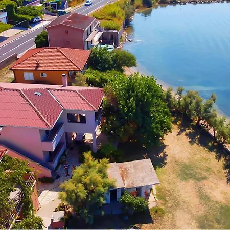 2 Bedroom Stunning In