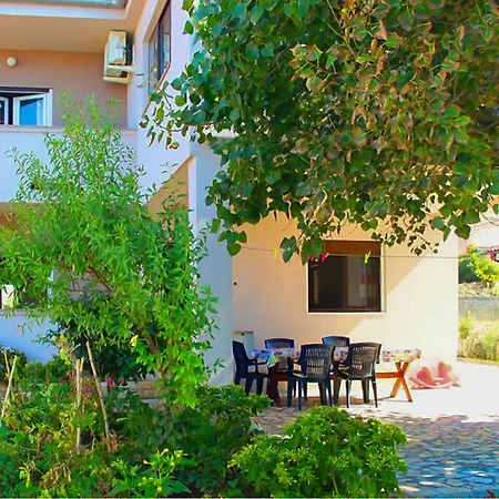 2 Bedroom Stunning In * Dinjiška